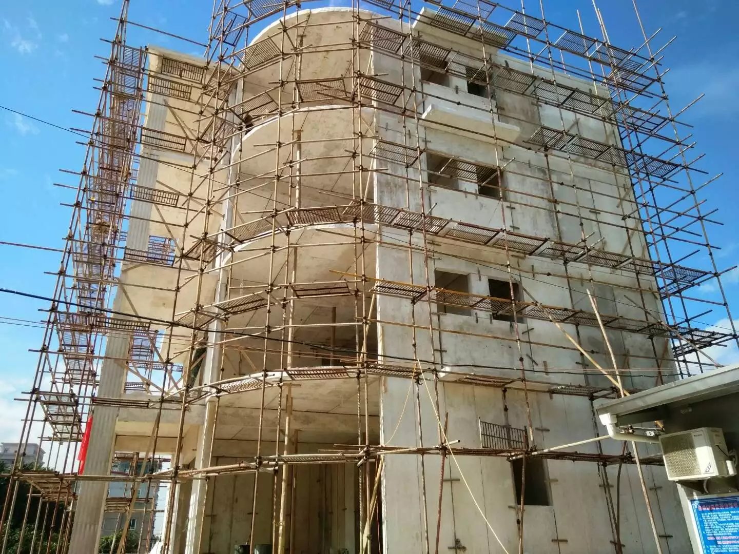 东光星河绿色环保装配式建材在福建修建的五层别墅建筑